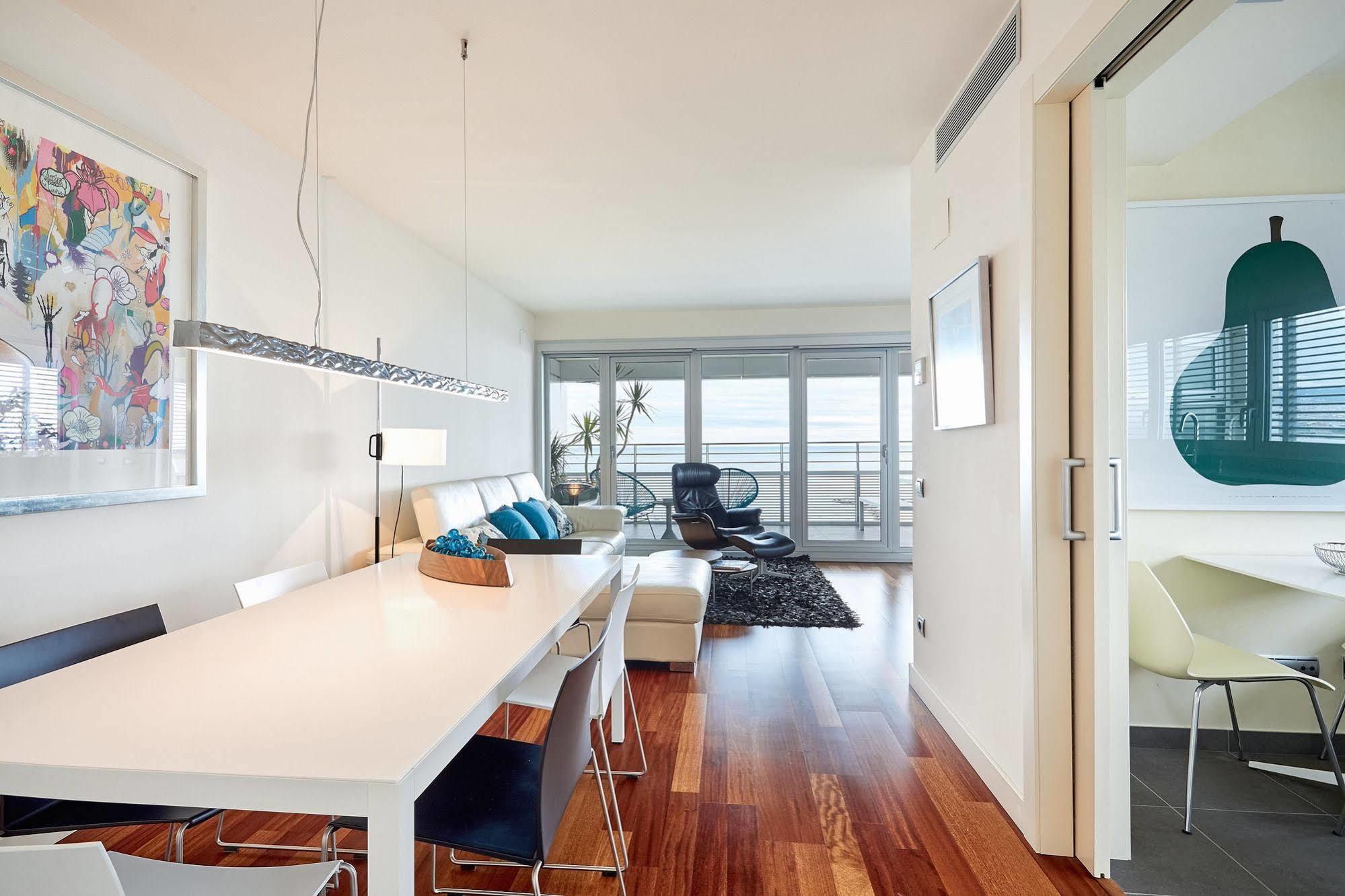 Apartament Urban District - Rambla & Pool Barcelona